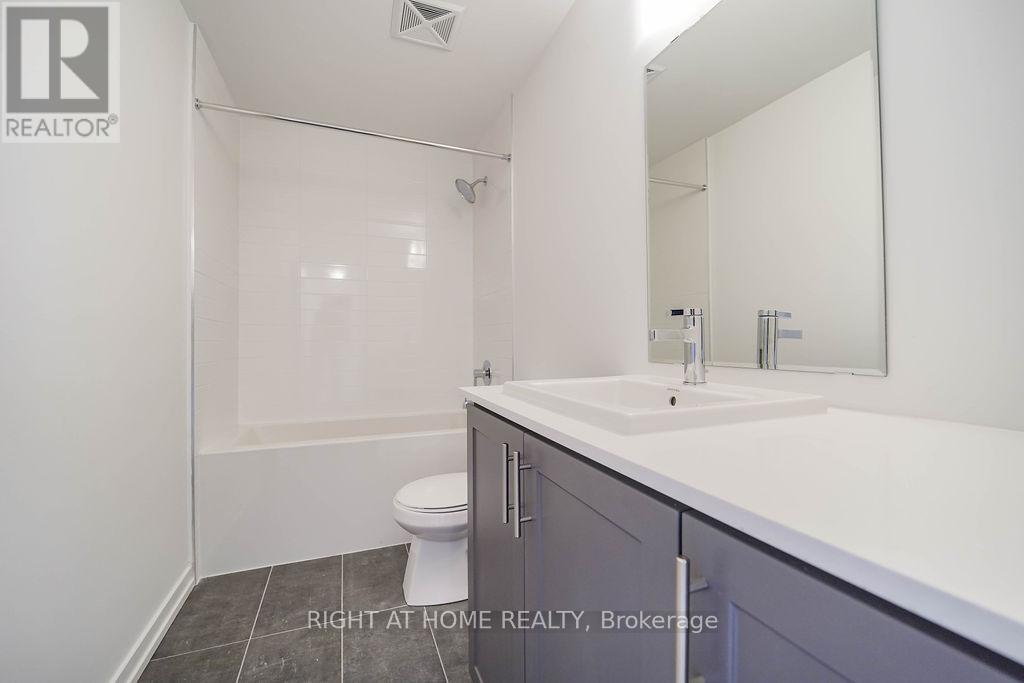 11 - 11 Lytham Green Circle, Newmarket, Ontario  L3Y 0H3 - Photo 24 - N13213550