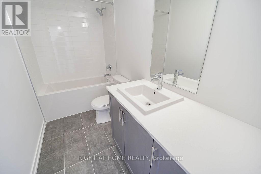 11 - 11 Lytham Green Circle, Newmarket, Ontario  L3Y 0H3 - Photo 26 - N13213550