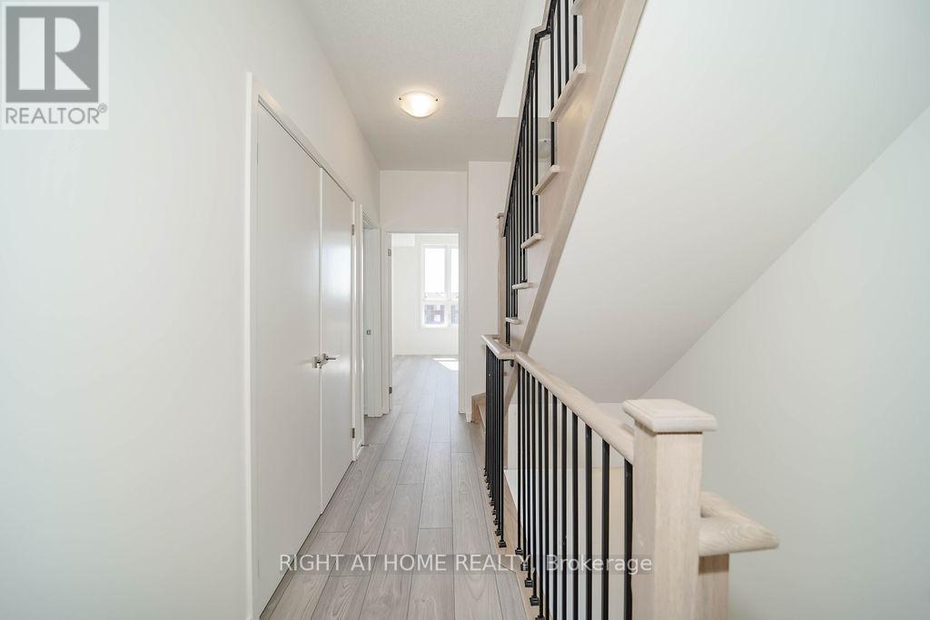 11 - 11 Lytham Green Circle, Newmarket, Ontario  L3Y 0H3 - Photo 27 - N13213550