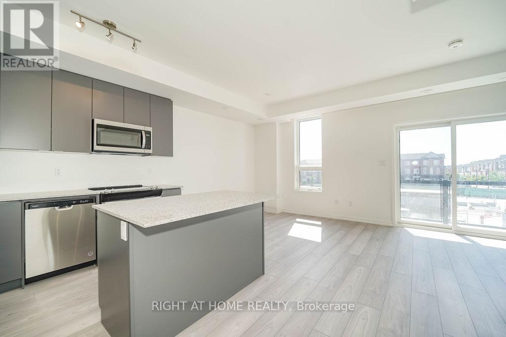11 - 11 Lytham Green Circle, Newmarket, Ontario  L3Y 0H3 - Photo 3 - N13213550