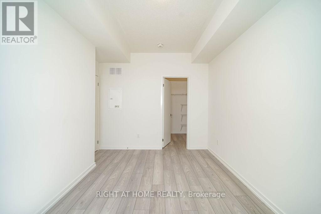 11 - 11 Lytham Green Circle, Newmarket, Ontario  L3Y 0H3 - Photo 34 - N13213550
