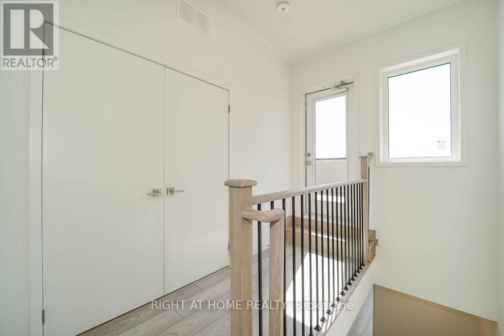11 - 11 Lytham Green Circle, Newmarket, Ontario  L3Y 0H3 - Photo 39 - N13213550