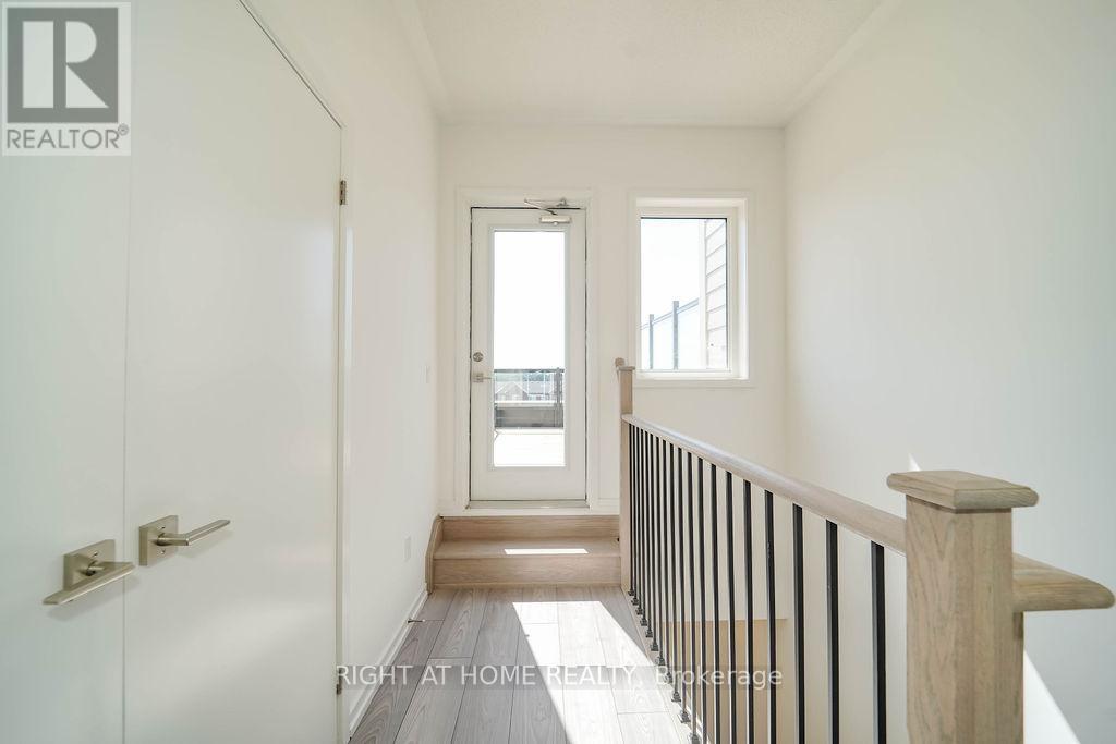 11 - 11 Lytham Green Circle, Newmarket, Ontario  L3Y 0H3 - Photo 40 - N13213550