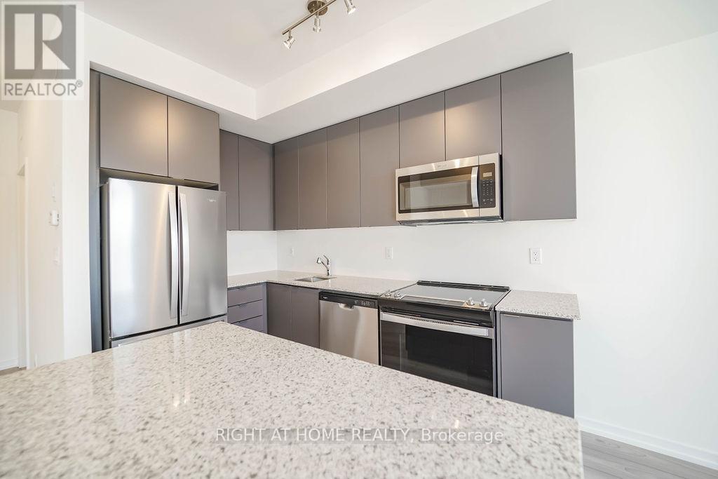 11 - 11 Lytham Green Circle, Newmarket, Ontario  L3Y 0H3 - Photo 6 - N13213550