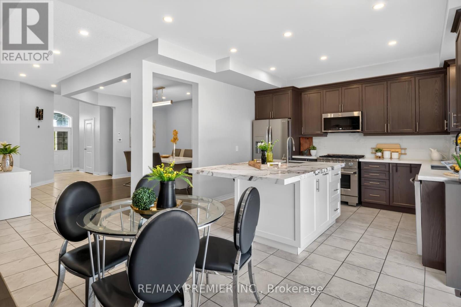126 Barrow Avenue, Bradford West Gwillimbury (Bradford), Ontario  L3Z 0X3 - Photo 13 - N13213696