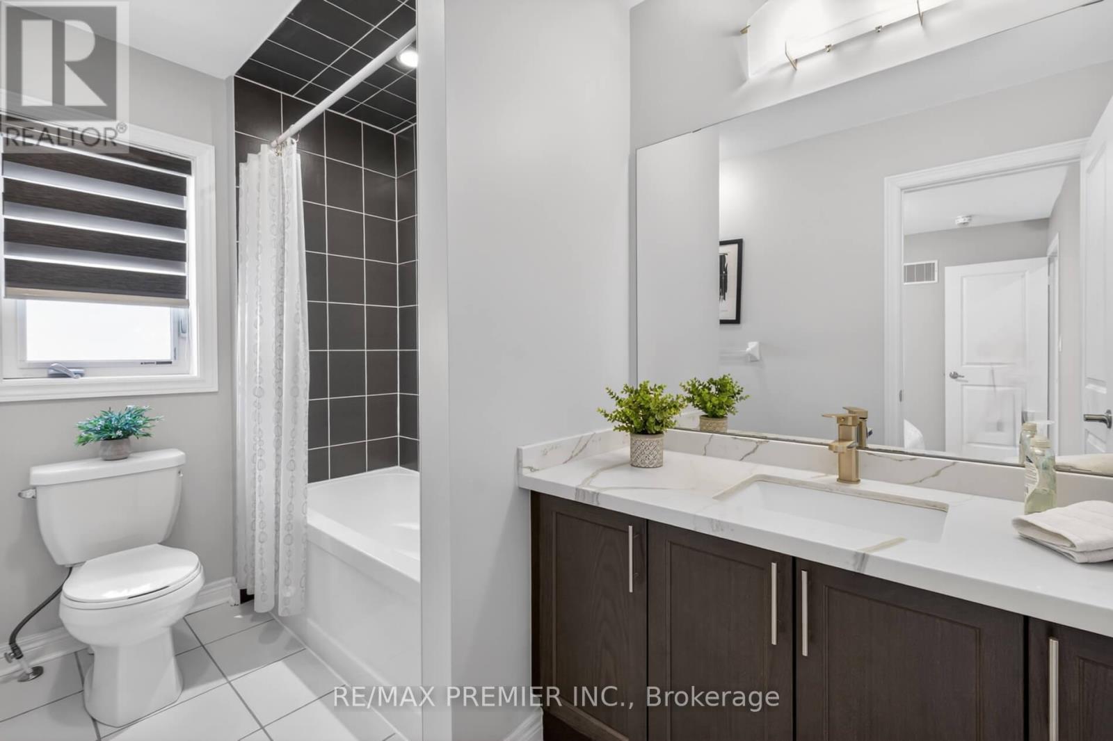 126 Barrow Avenue, Bradford West Gwillimbury (Bradford), Ontario  L3Z 0X3 - Photo 29 - N13213696