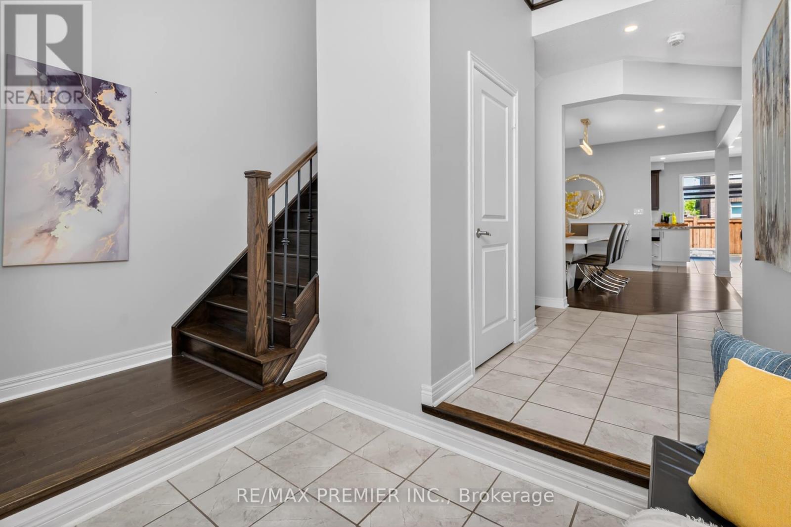 126 Barrow Avenue, Bradford West Gwillimbury (Bradford), Ontario  L3Z 0X3 - Photo 5 - N13213696