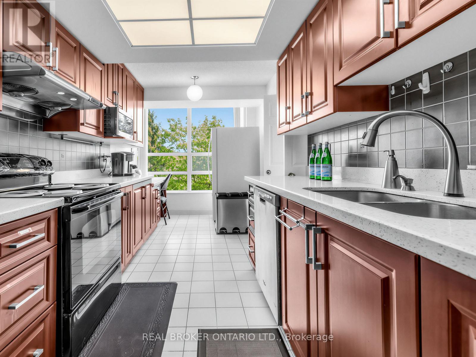 303 - 7825 Bayview Avenue, Markham, Ontario  L3T 7N2 - Photo 5 - N13213790