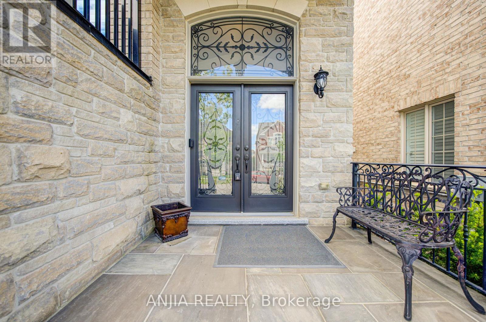 64 Frederick Stamm Crescent, Markham, Ontario  L6C 0X3 - Photo 3 - N13213838
