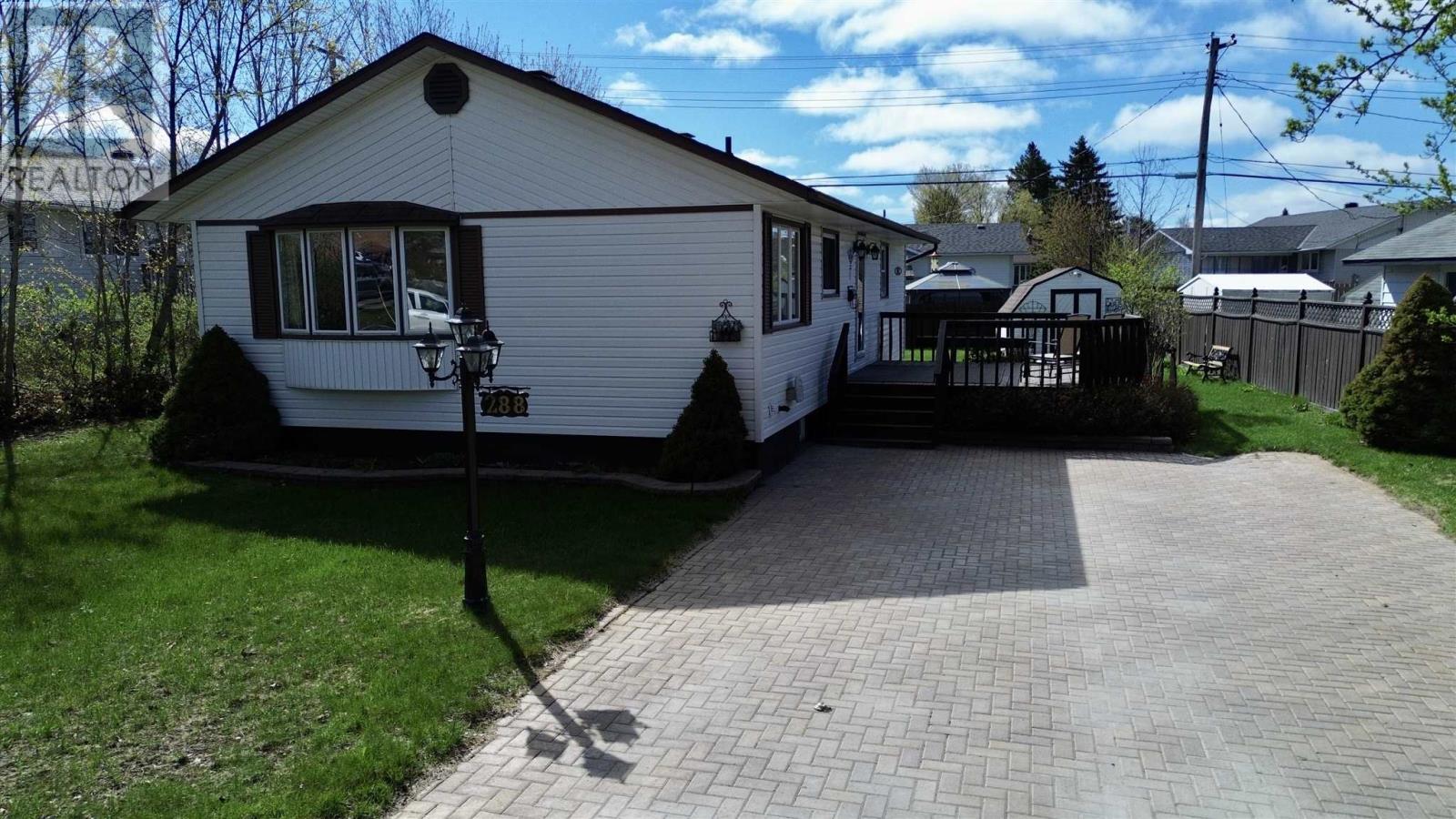 288 Mississauga Ave, Elliot Lake, Ontario  P5A 1E7 - Photo 1 - SM261075