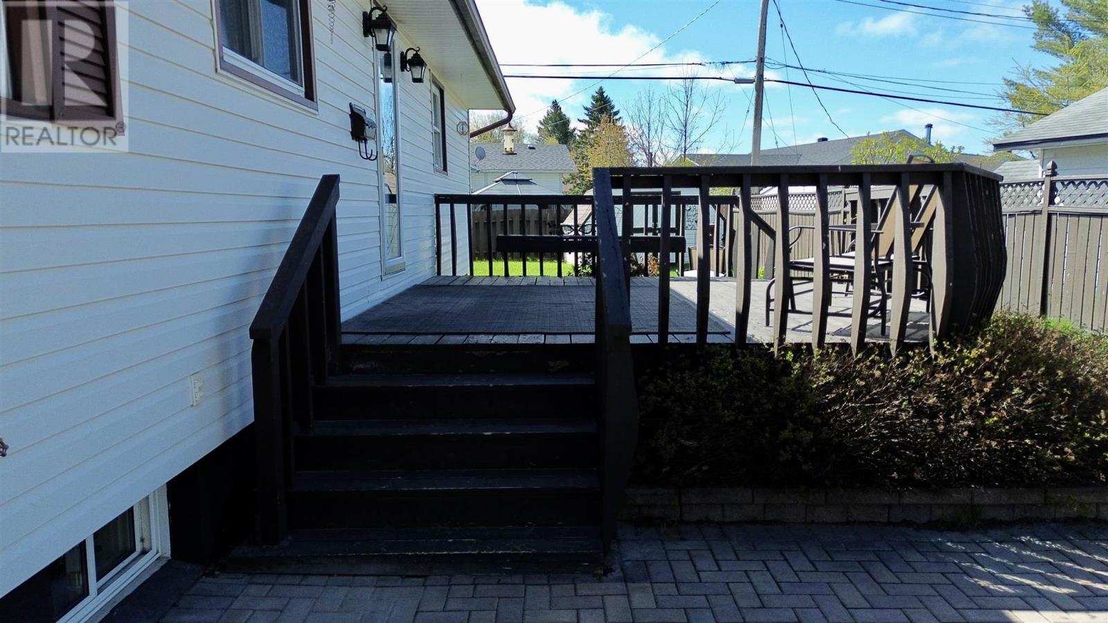 288 Mississauga Ave, Elliot Lake, Ontario  P5A 1E7 - Photo 5 - SM261075