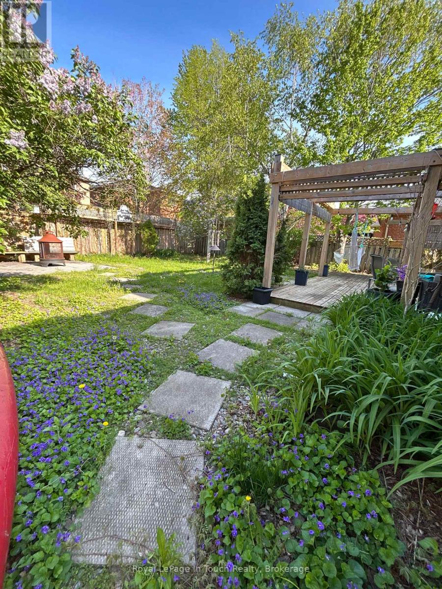 153 Ferndale Drive S, Barrie (Ardagh), Ontario  L4N 6X9 - Photo 9 - S12915308