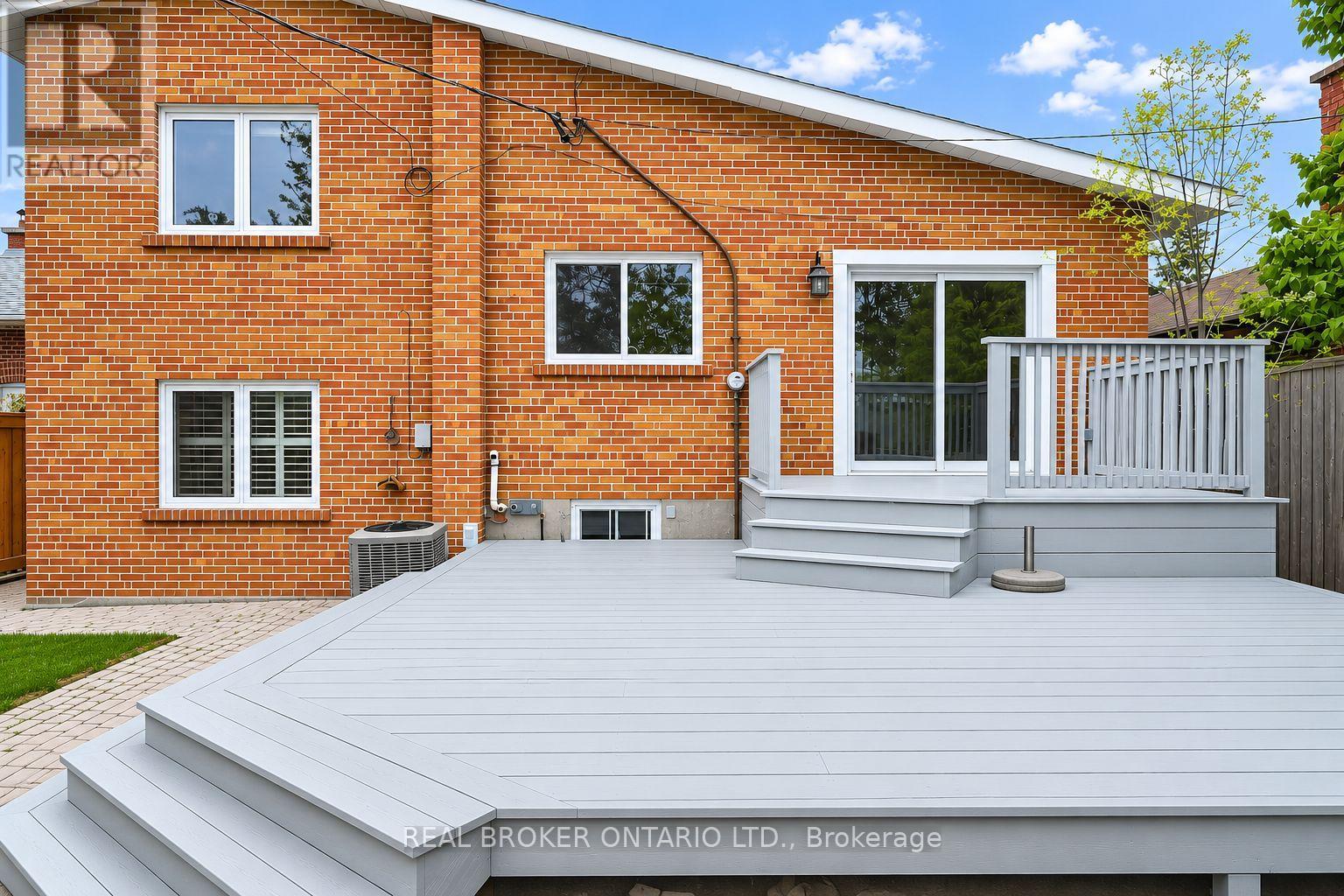 77 Norgrove Crescent, Toronto, Ontario  M9P 3C7 - Photo 25 - W13134042