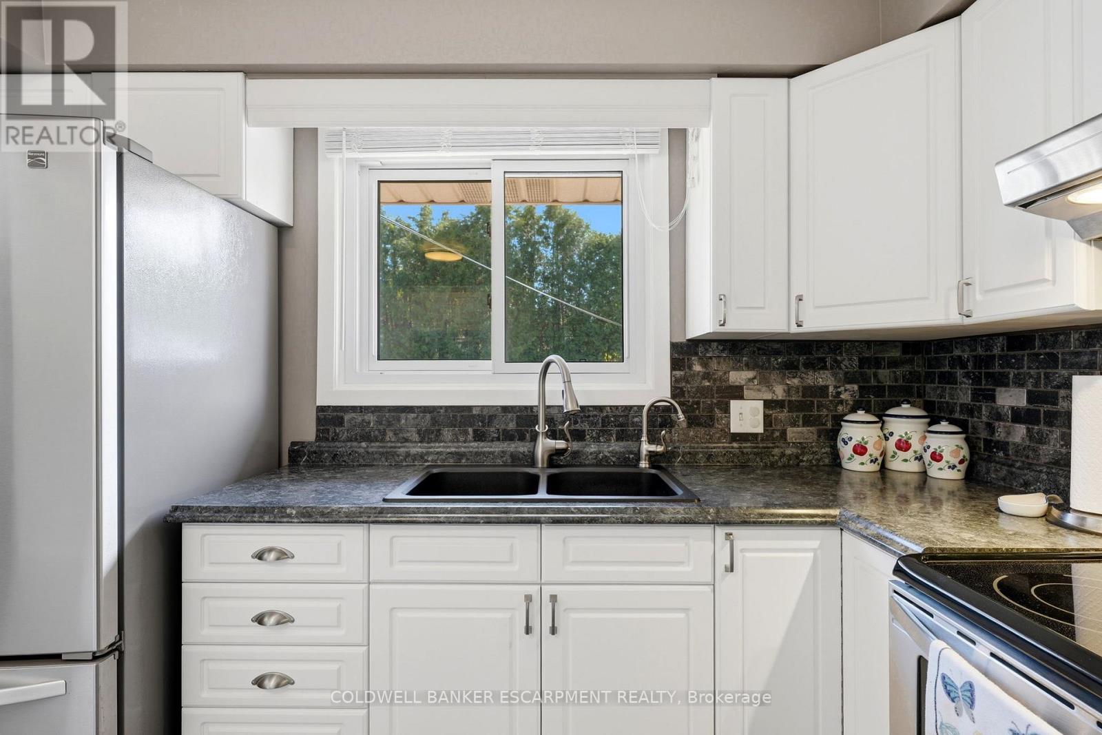 40 Strathmere Place, Guelph, Ontario  N1H 5L8 - Photo 35 - X13212306