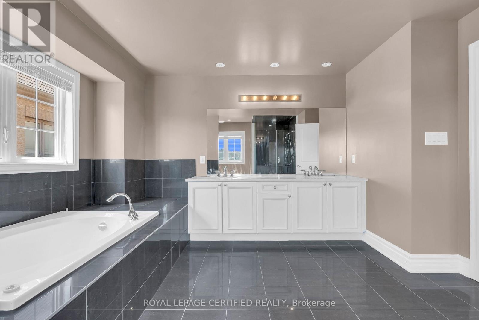 6 Cachet Court, Brampton, Ontario  L6X 0X2 - Photo 27 - W13213530