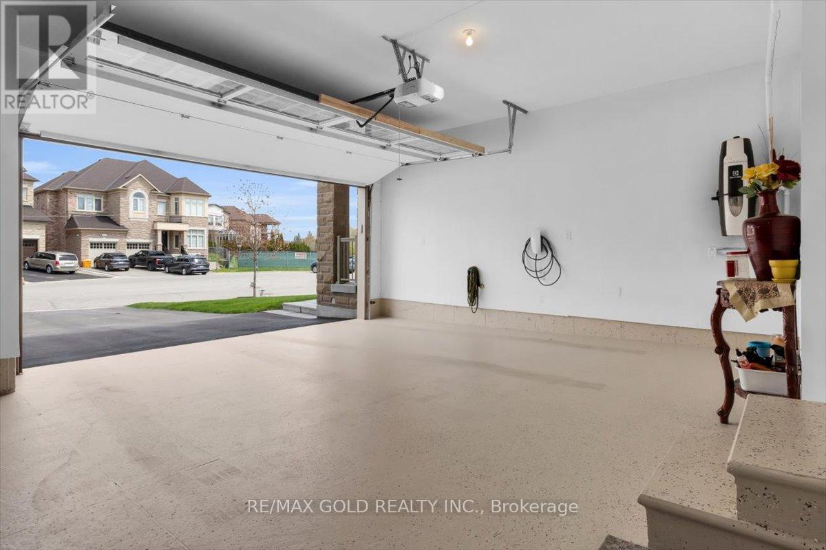 6628 Rothschild Trail W, Mississauga, Ontario  L5W 0A6 - Photo 49 - W13213536