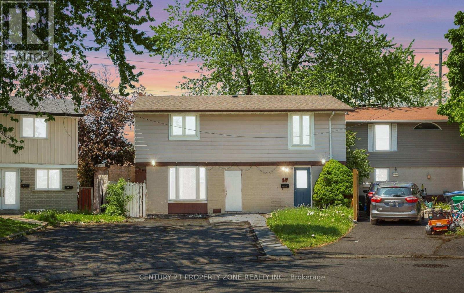 17 HILLBANK TRAIL, Brampton, Ontario