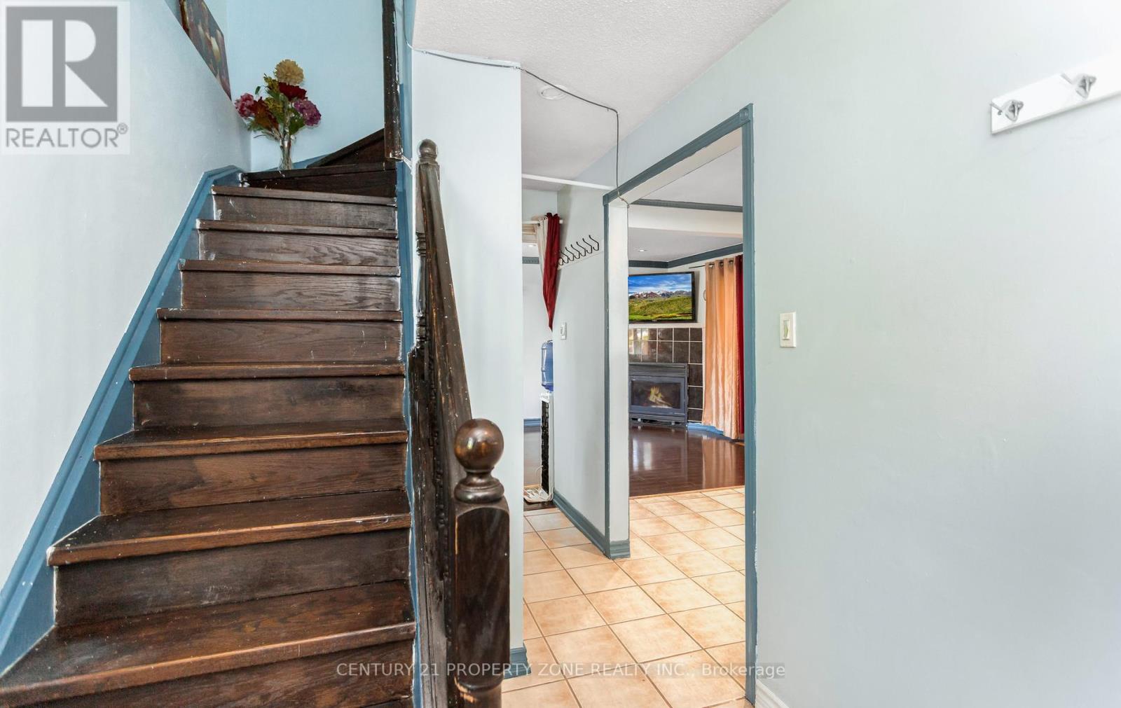 17 Hillbank Trail, Brampton, Ontario  L6S 1P6 - Photo 6 - W13213624