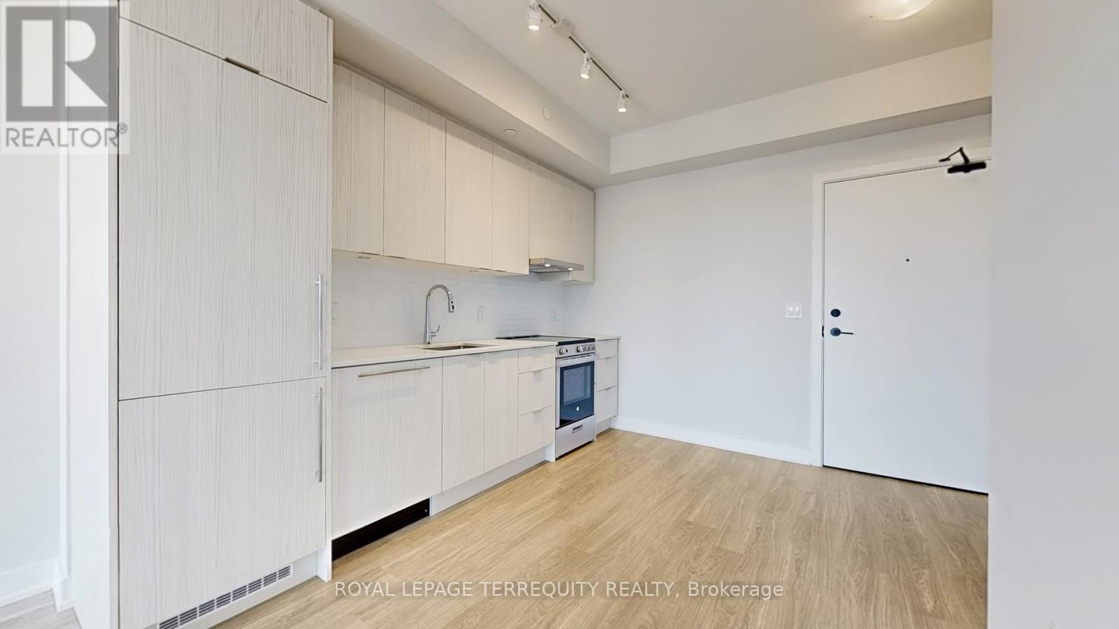 4502 - 430 Square One Drive, Mississauga, Ontario  L5B 0L6 - Photo 10 - W13213642