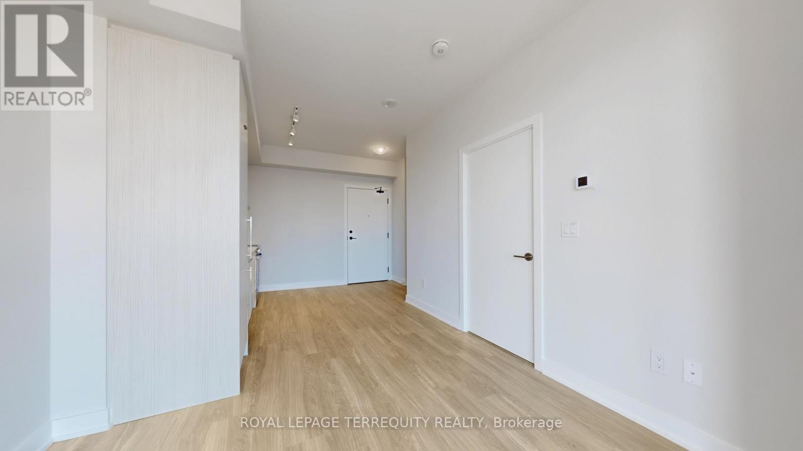 4502 - 430 Square One Drive, Mississauga, Ontario  L5B 0L6 - Photo 14 - W13213642