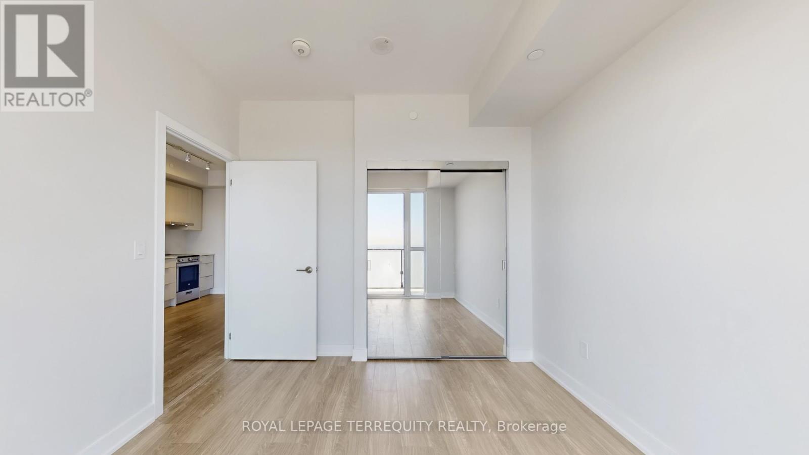 4502 - 430 Square One Drive, Mississauga, Ontario  L5B 0L6 - Photo 20 - W13213642