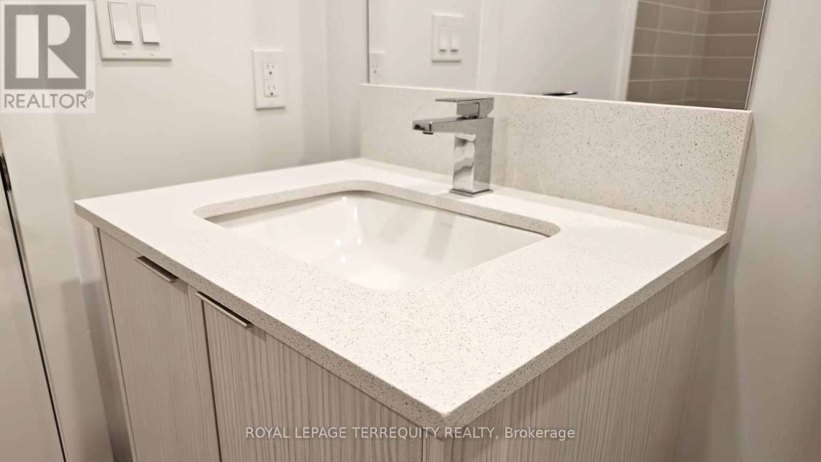 4502 - 430 Square One Drive, Mississauga, Ontario  L5B 0L6 - Photo 23 - W13213642