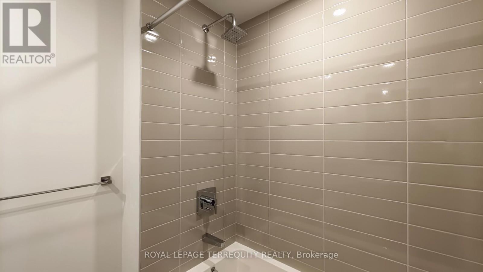 4502 - 430 Square One Drive, Mississauga, Ontario  L5B 0L6 - Photo 24 - W13213642
