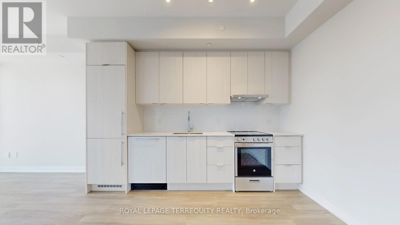 4502 - 430 Square One Drive, Mississauga, Ontario  L5B 0L6 - Photo 8 - W13213642