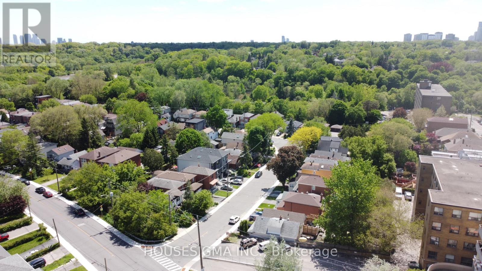 7 Humber Hill Avenue, Toronto, Ontario  M6S 4R9 - Photo 30 - W13213650