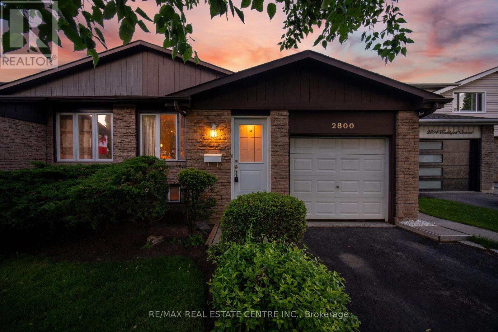 2800 BUCKLEPOST CRESCENT, Mississauga, Ontario