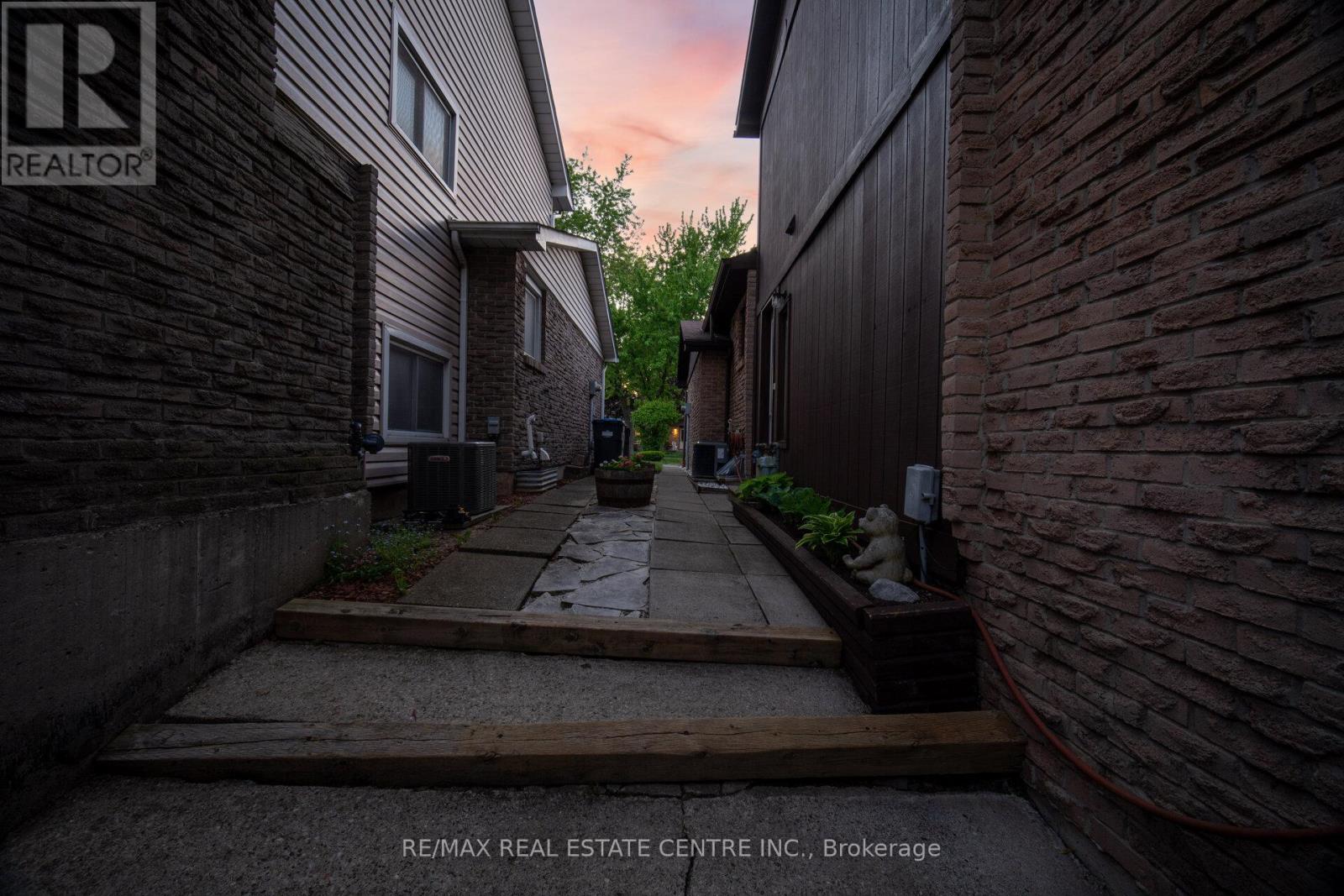 2800 Bucklepost Crescent, Mississauga, Ontario  L5N 1X5 - Photo 44 - W13213670