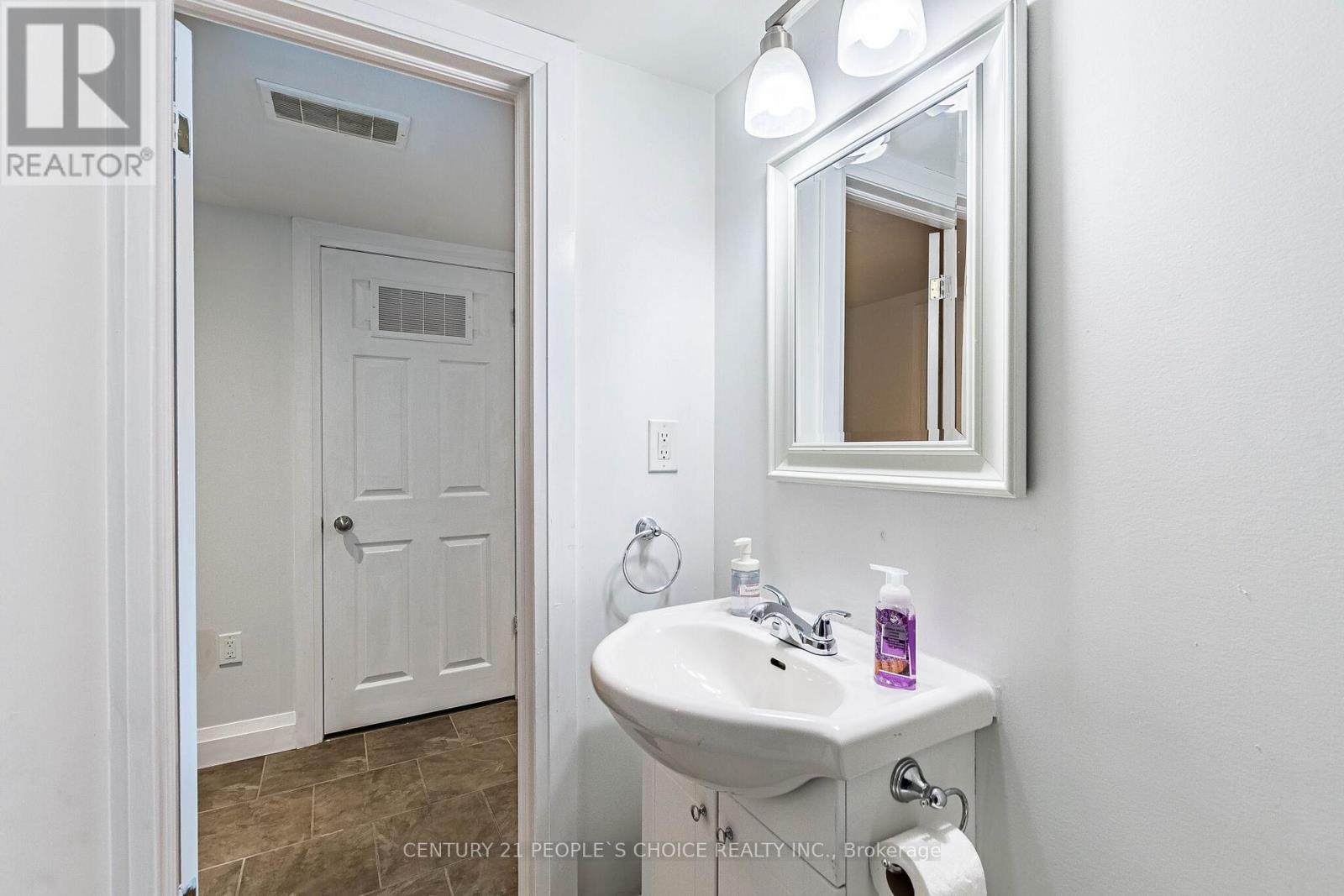 39 Meadowland Drive, Brampton, Ontario  L6W 2R5 - Photo 32 - W13213702