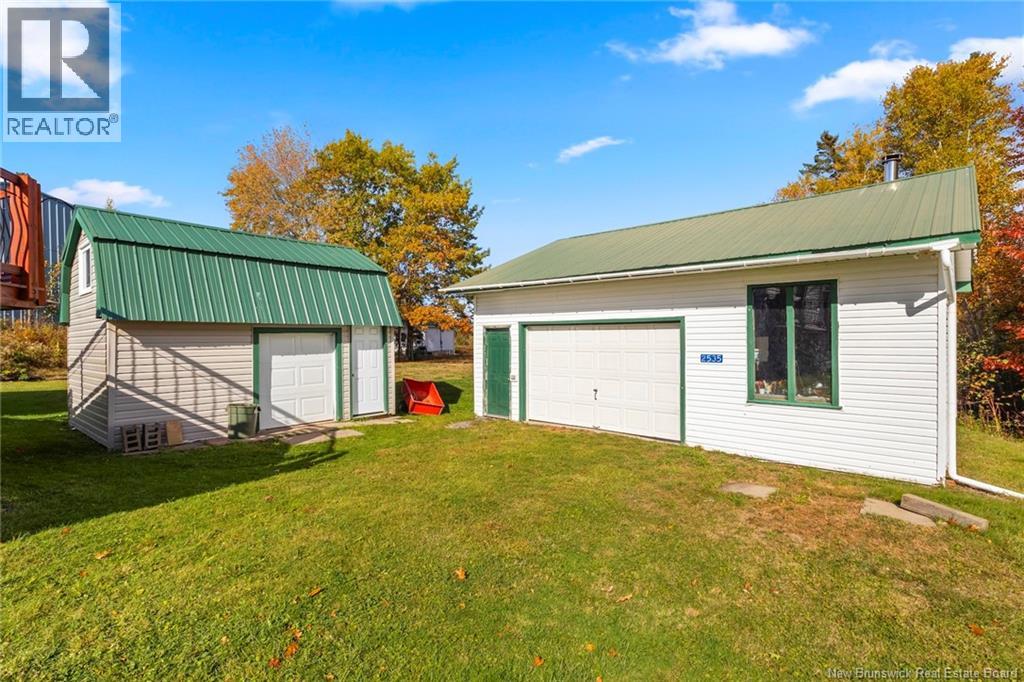 2535 Route 102, Lincoln, New Brunswick  E3B 7E6 - Photo 2 - NB140667