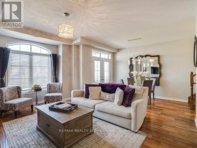 2558 Grand Oak Trail, Oakville, Ontario  L6M 0S4 - Photo 2 - W13213714