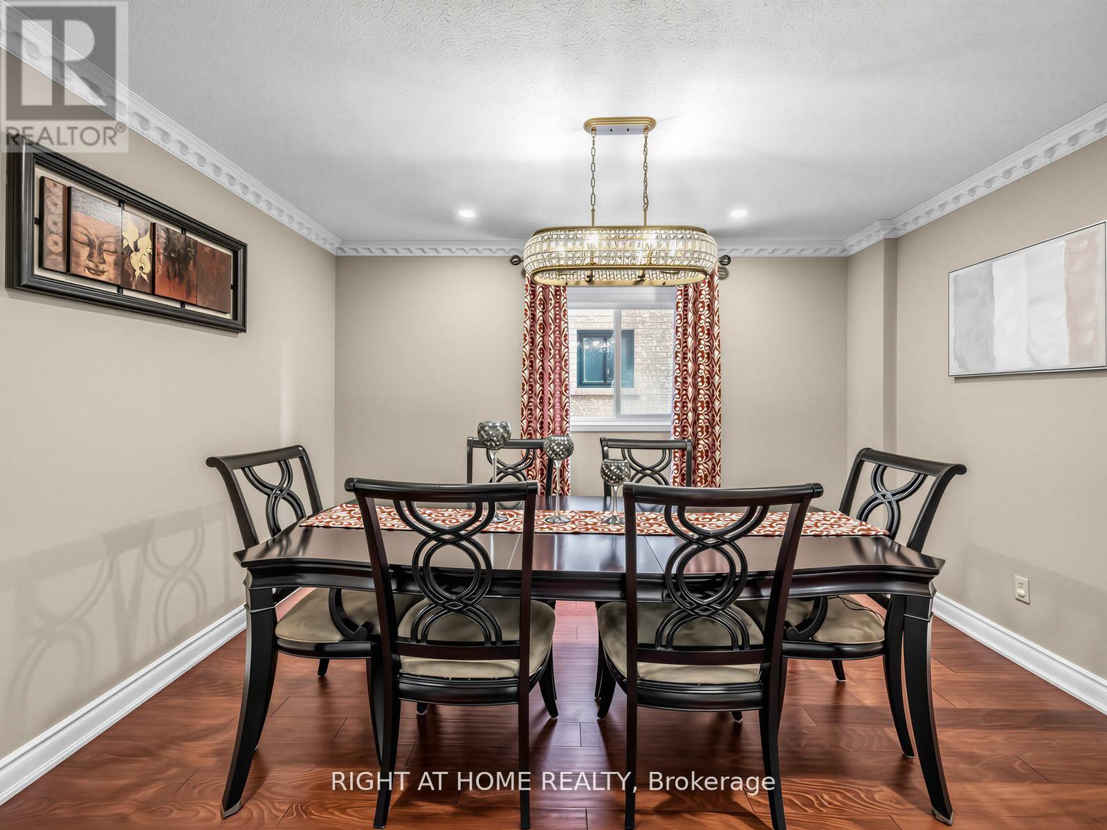 7068 Rosehurst Drive, Mississauga, Ontario  L5N 6Y8 - Photo 6 - W13213734