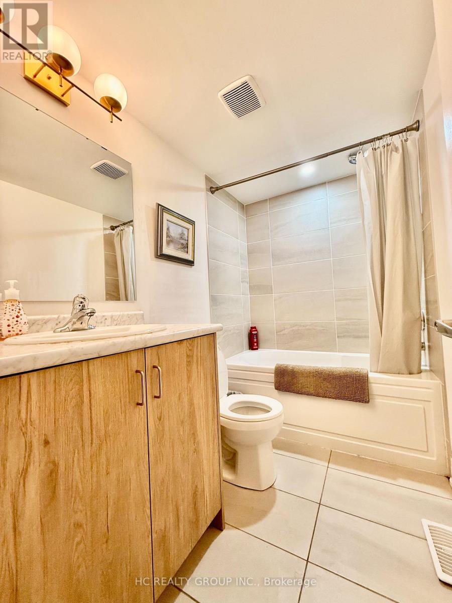 2130 Royal Gala Circle, Mississauga, Ontario  L4Y 1Z2 - Photo 9 - W13213796