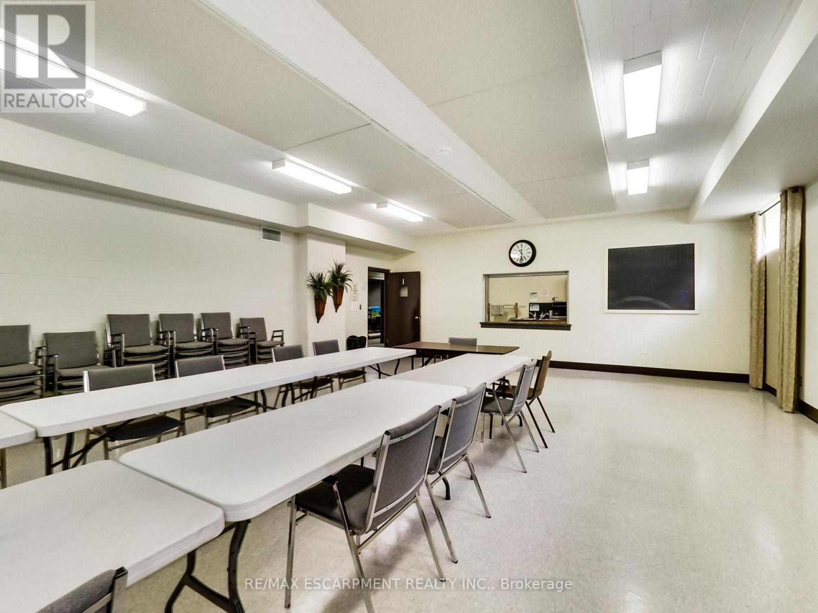 Lower - 1225 Dundas Street, Burlington, Ontario  L7P 0S9 - Photo 15 - W13213812