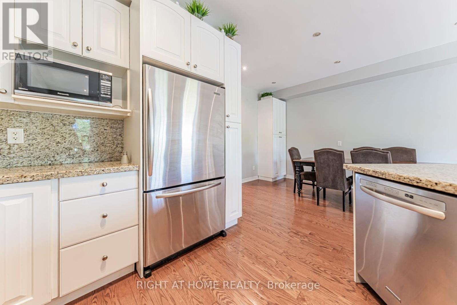 2409 Presquile Drive, Oakville, Ontario  L6H 0A7 - Photo 13 - W13213828