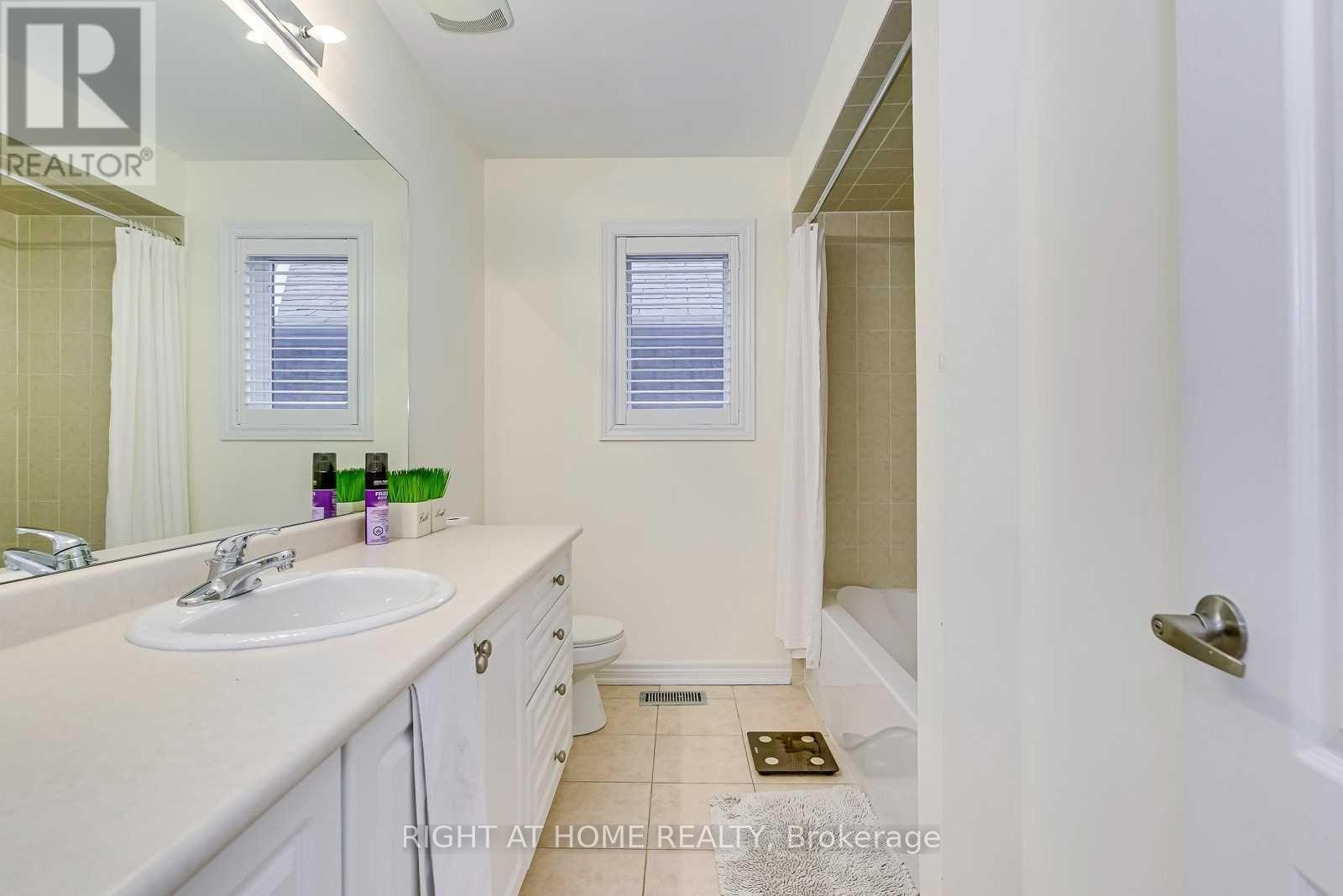 2409 Presquile Drive, Oakville, Ontario  L6H 0A7 - Photo 18 - W13213828