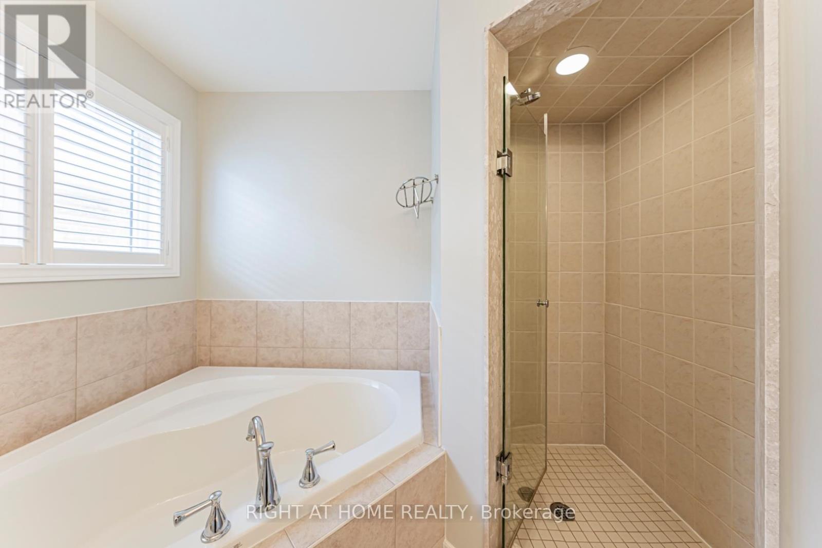2409 Presquile Drive, Oakville, Ontario  L6H 0A7 - Photo 20 - W13213828