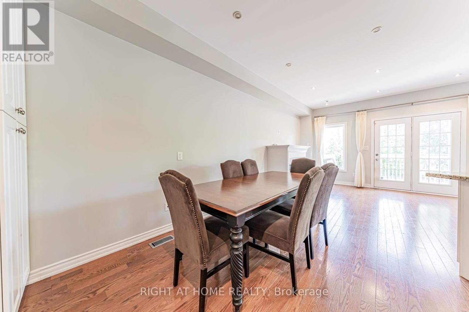 2409 Presquile Drive, Oakville, Ontario  L6H 0A7 - Photo 6 - W13213828