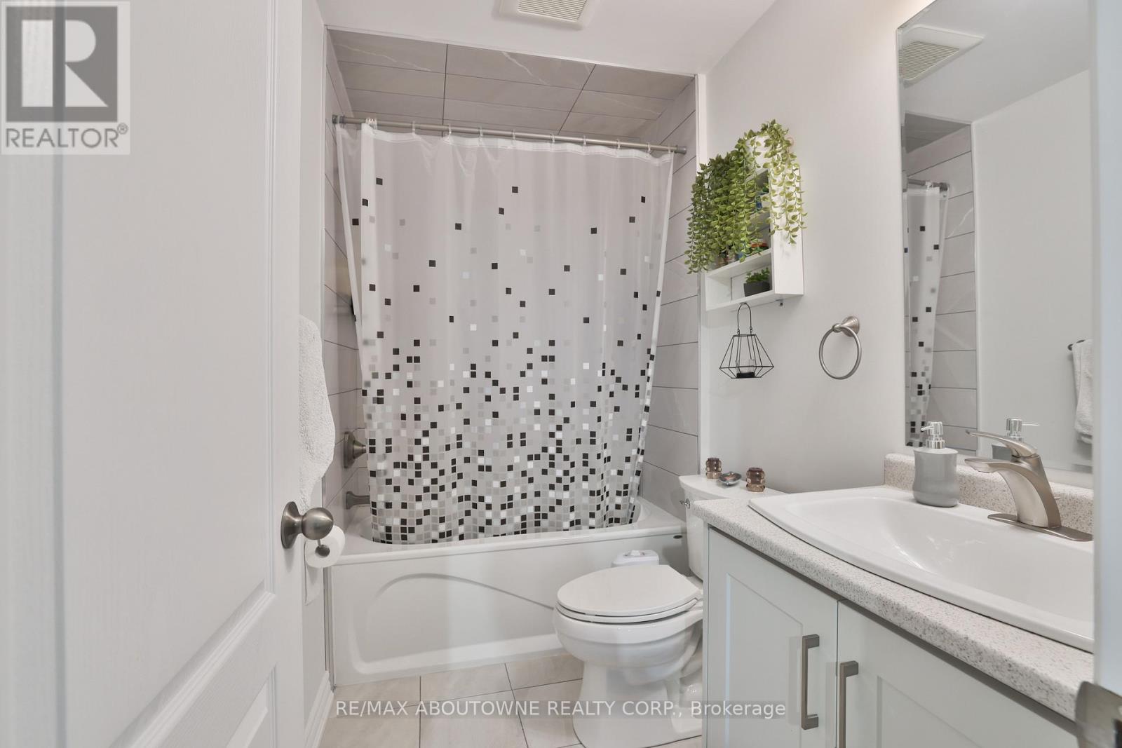 7214 Triumph Lane, Mississauga, Ontario  L5N 0C5 - Photo 21 - W13213840