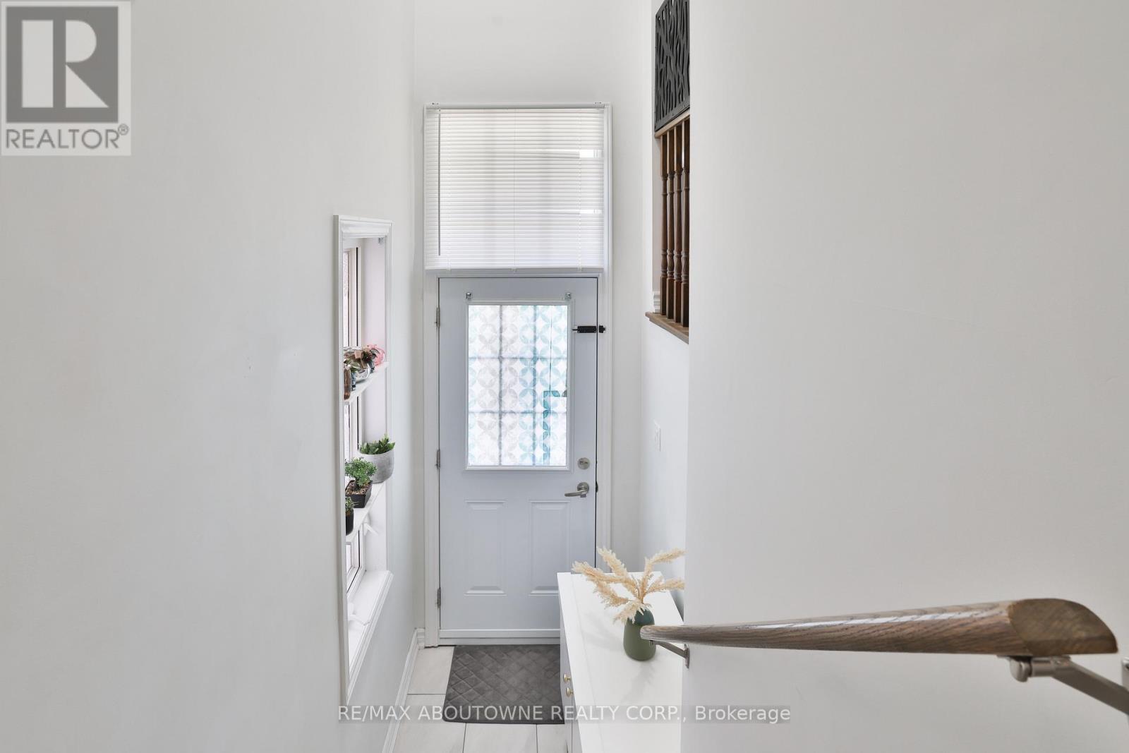 7214 Triumph Lane, Mississauga, Ontario  L5N 0C5 - Photo 6 - W13213840