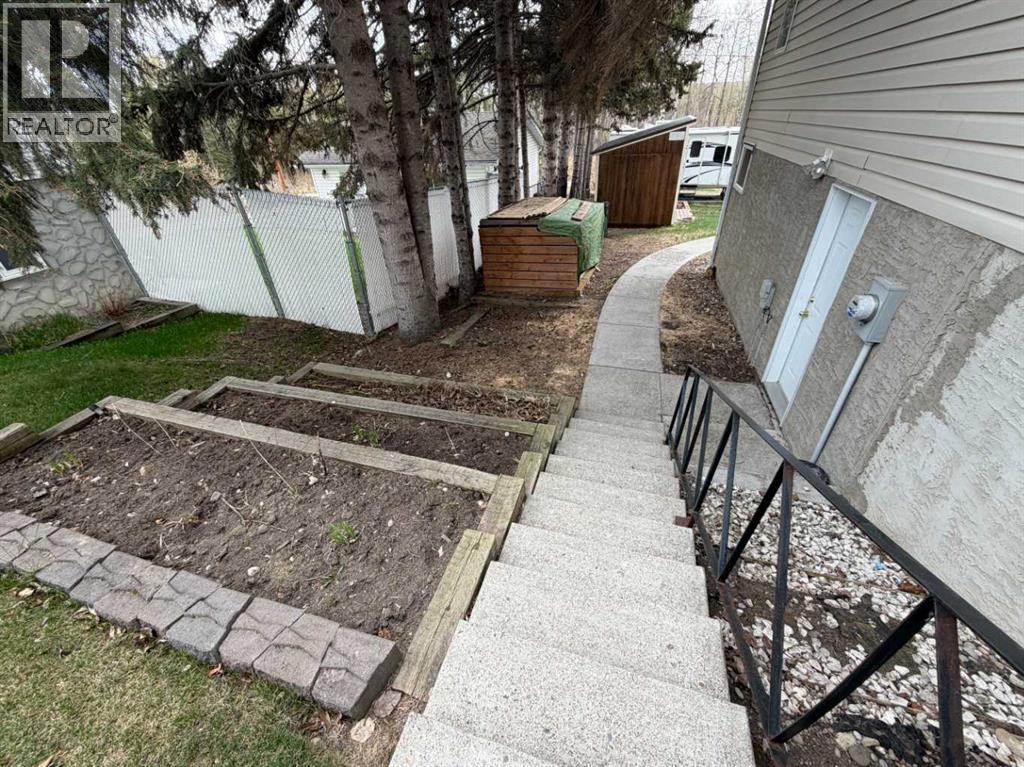 209 2 Street NE, Sundre, Alberta  T0M 1X0 - Photo 46 - A2305673