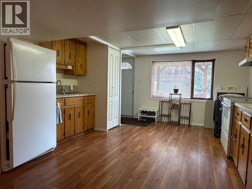 209 2 Street NE, Sundre, Alberta  T0M 1X0 - Photo 35 - A2305673