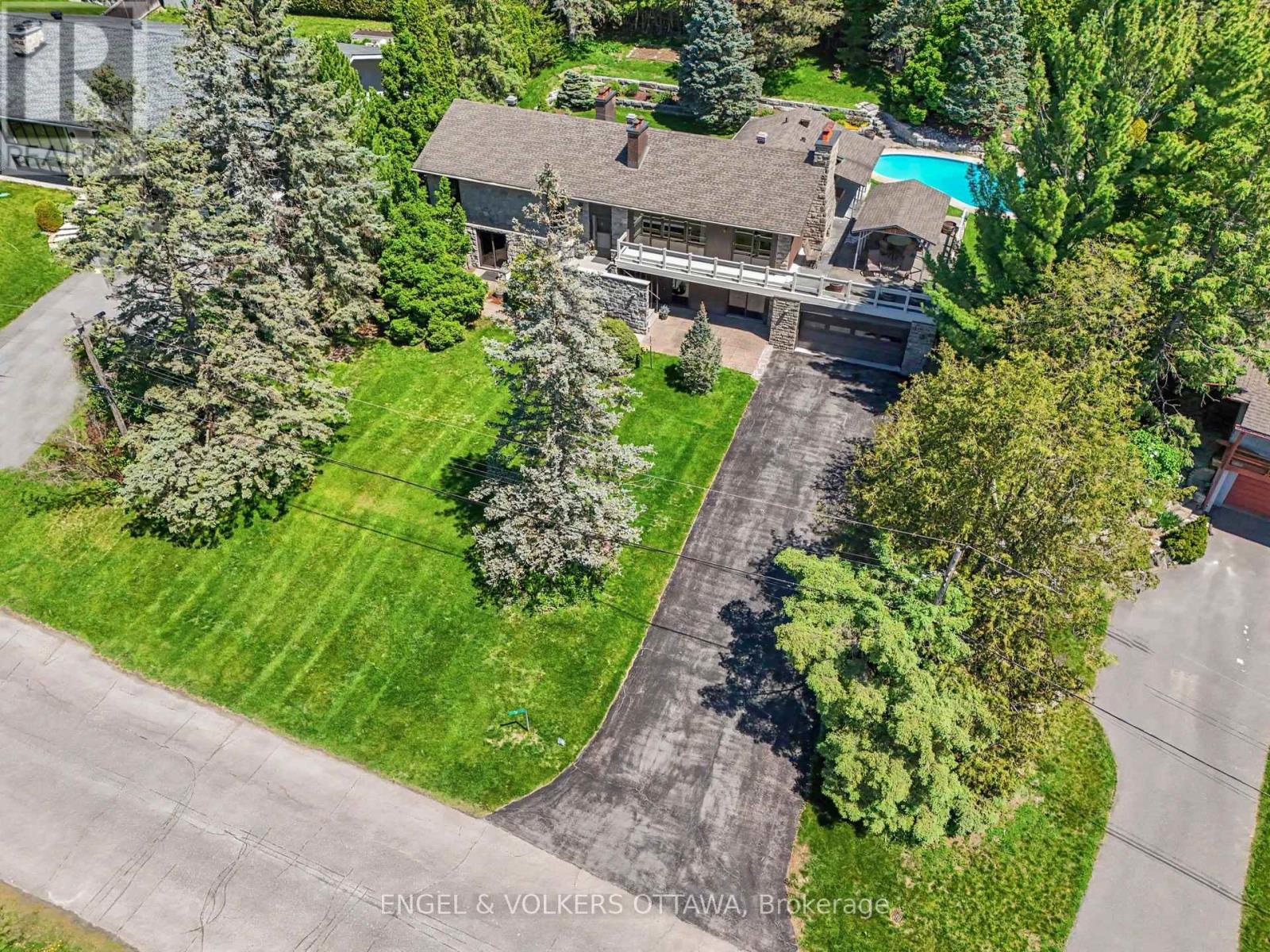 17 Goodwood Drive, Ottawa, Ontario  K2J 3Z8 - Photo 2 - X13213968