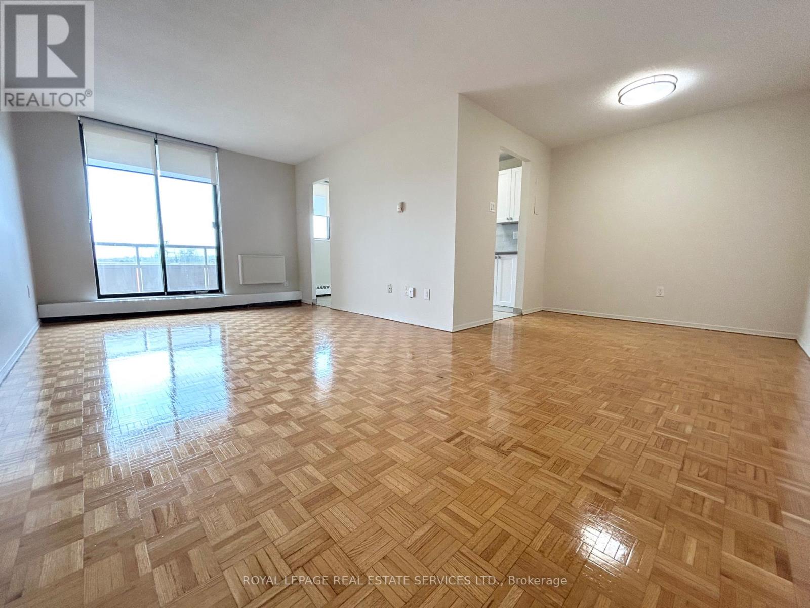 1104 - 16 Cedarwoods Crescent, Kitchener, Ontario  N2C 2L4 - Photo 3 - X13213520