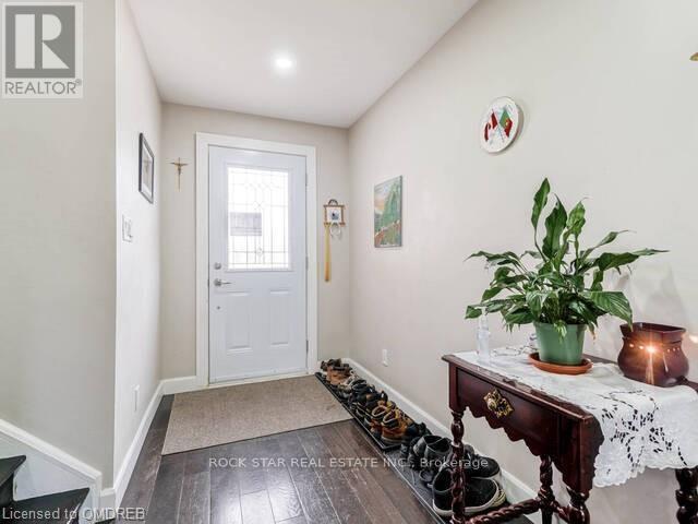 Upper - 78 Billington Crescent, Hamilton, Ontario  L8T 4R1 - Photo 3 - X13213616