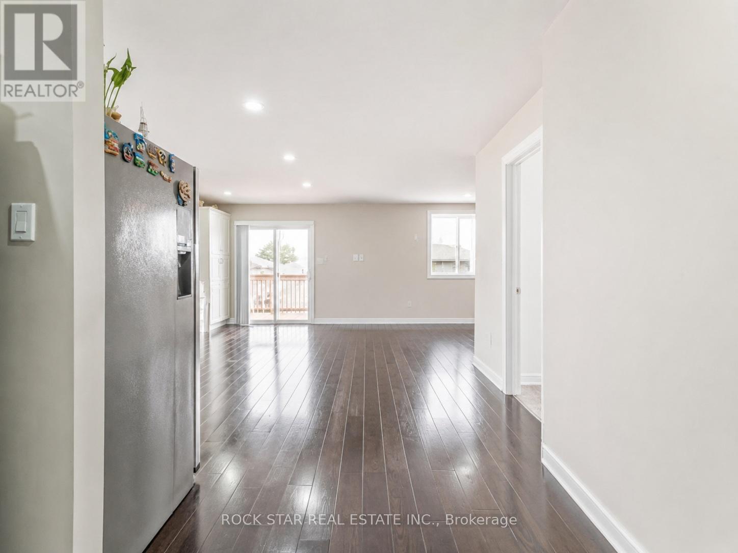 Upper - 78 Billington Crescent, Hamilton, Ontario  L8T 4R1 - Photo 4 - X13213616