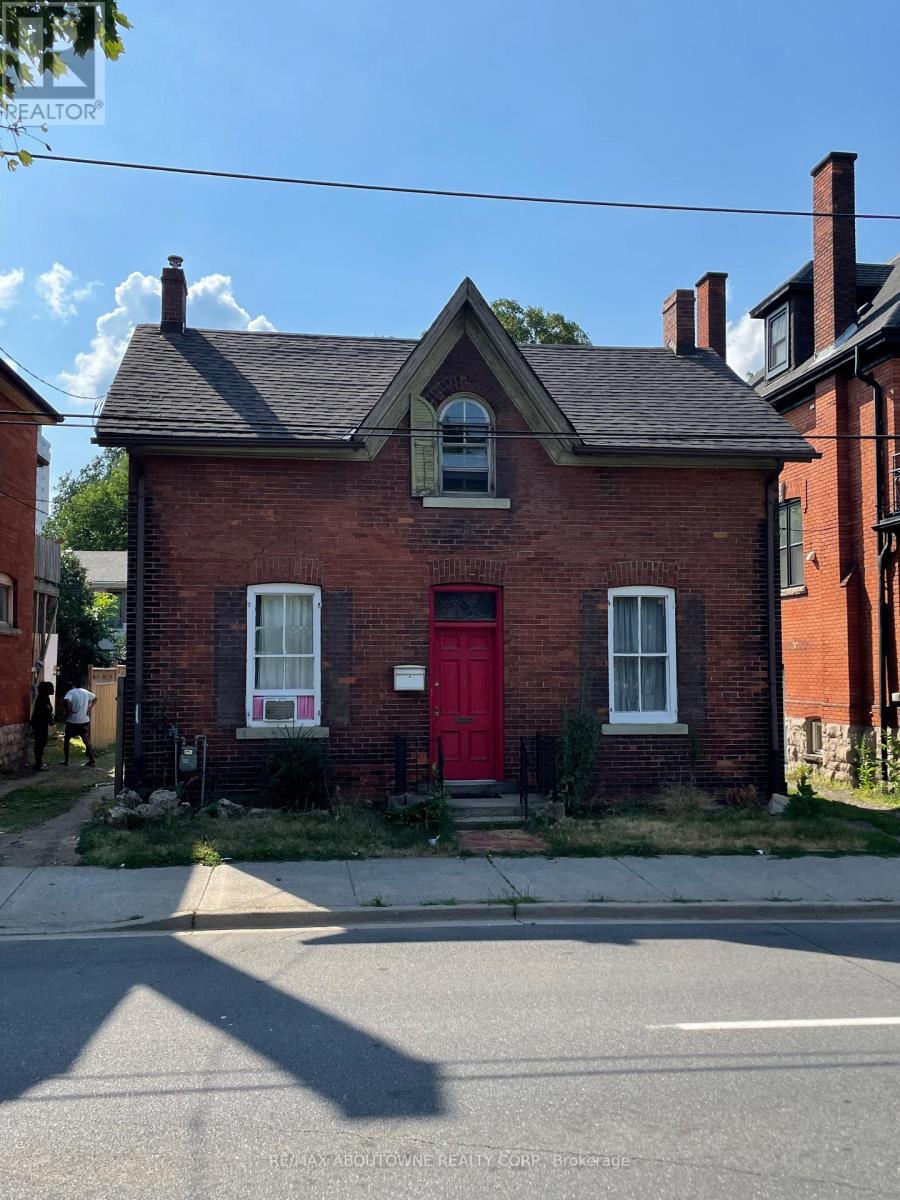 70 WELLINGTON STREET S, Hamilton, Ontario
